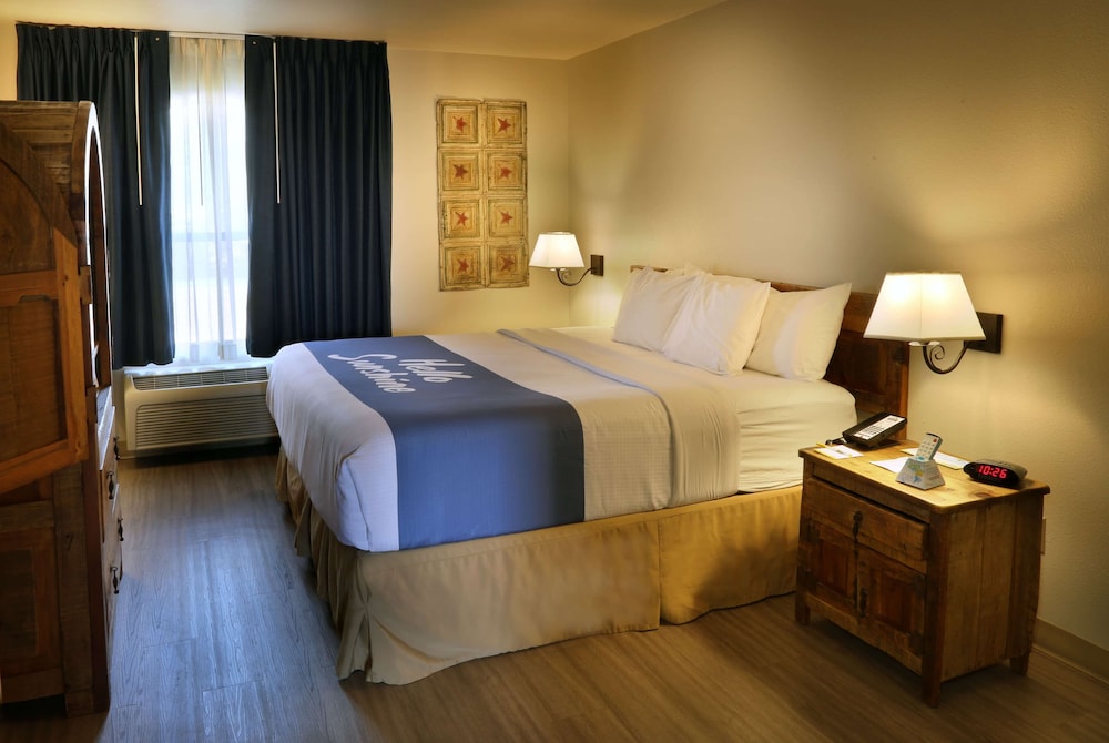Suite, 1 King Bed, Non Smoking - Photo 12