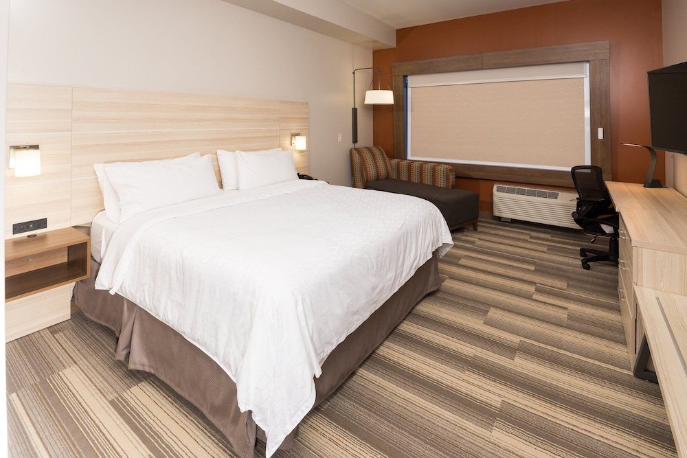 Suite, 1 King Bed, Accessible Bathtub (Mobility) - Photo 2