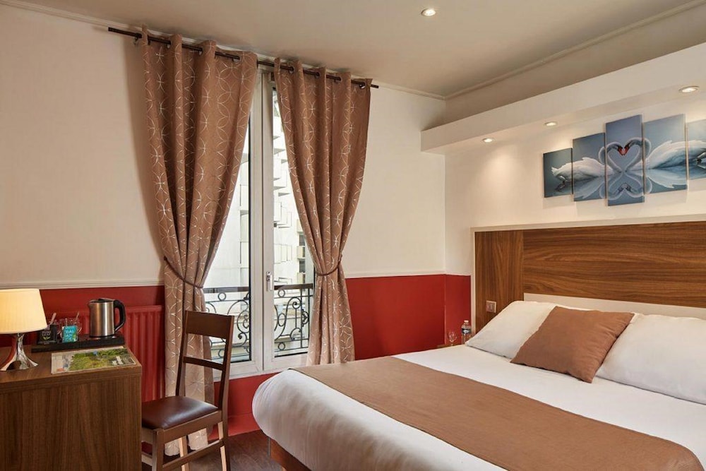 Double Room courtesy photo 1