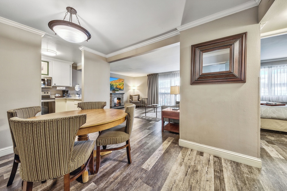 Deluxe Suite, 2 Bedrooms - Photo 3