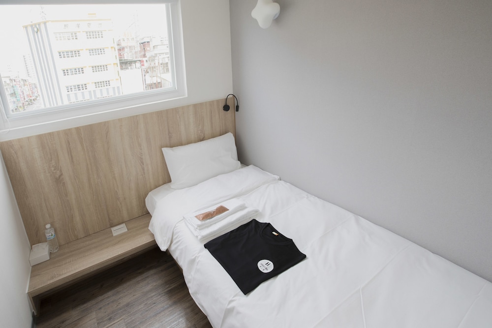 Adjoining Rooms - Female Only photo 1