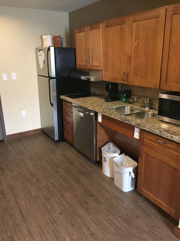 Suite, 1 King Bed, Accessible, Bathtub photo 2