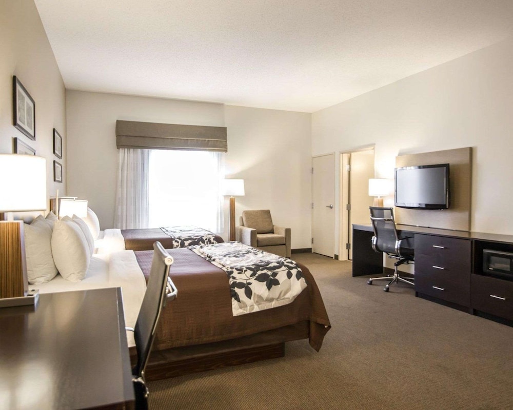 Standard Room, 2 Queen Beds, Non Smoking - Photo 2