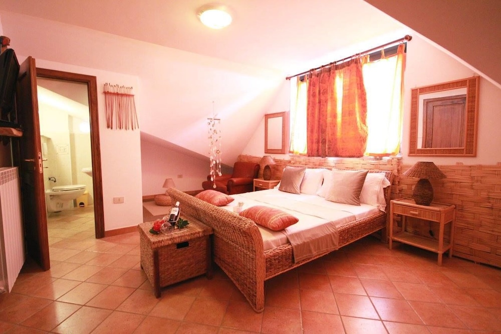 Suite, 2 Bedrooms photo 1