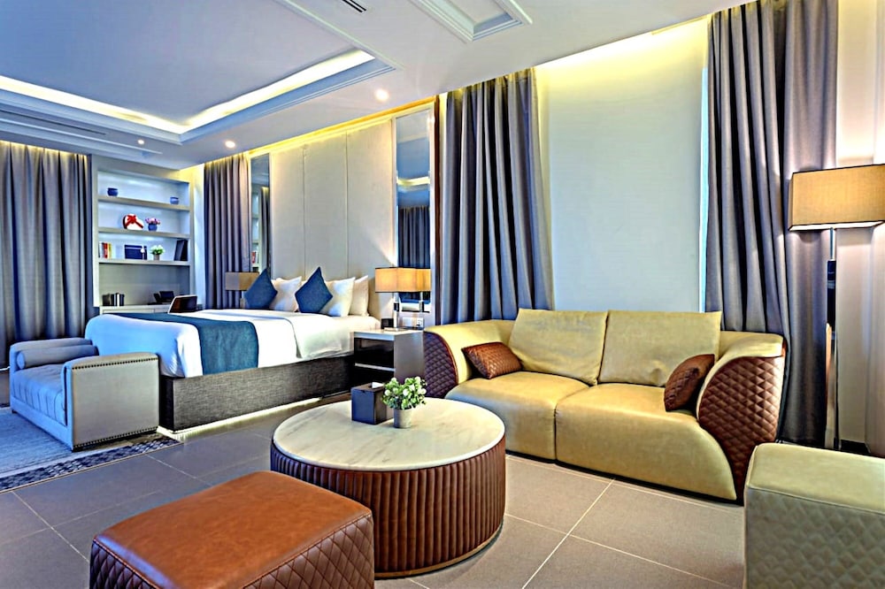 Junior Suite, Pool View - Photo 15