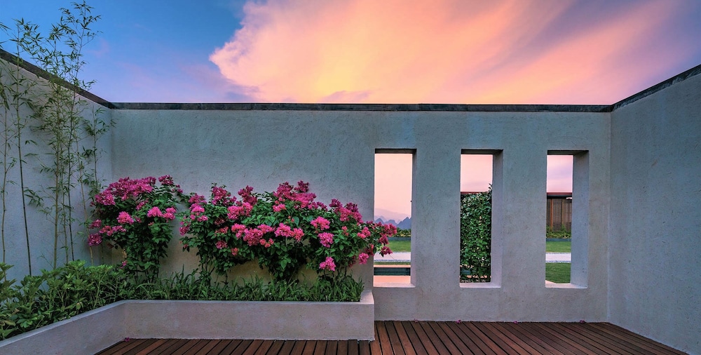 Premier House, Mountain View