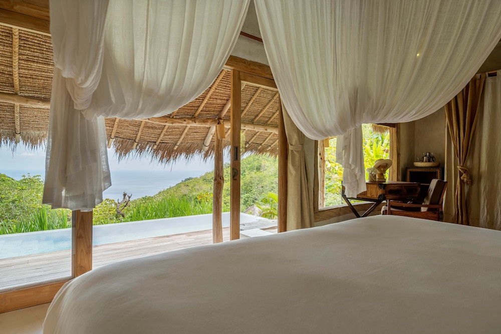 Family Pool Lodge