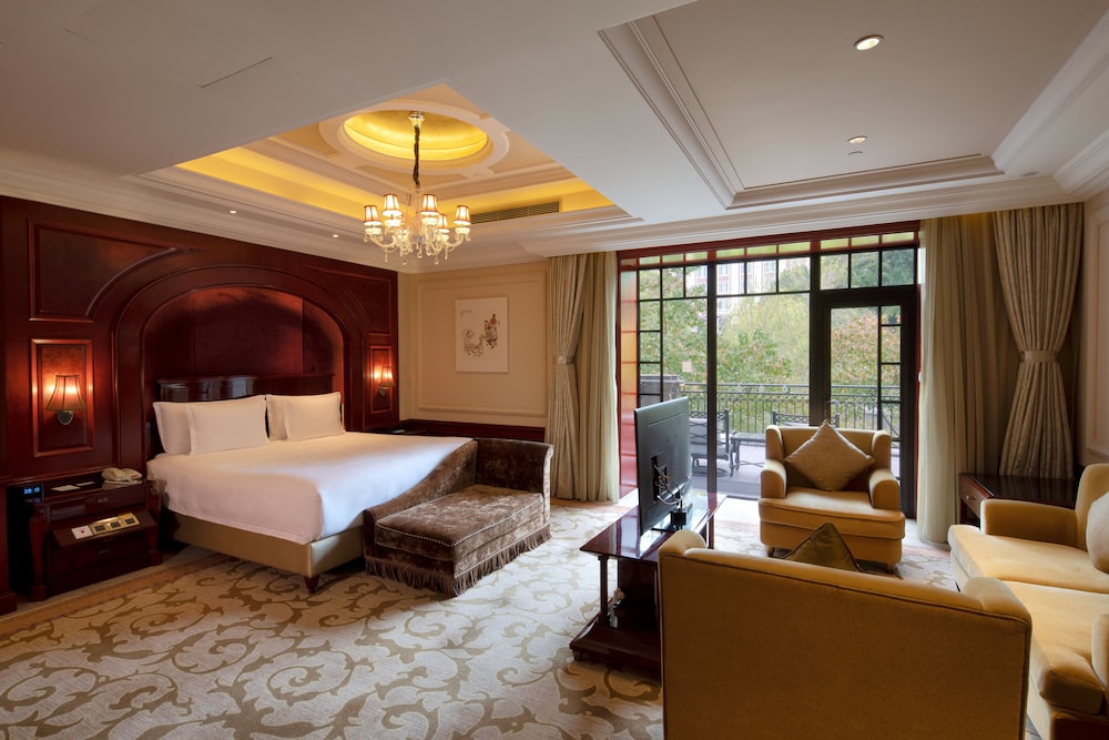 Premium Room (Upgraded) - Photo 5