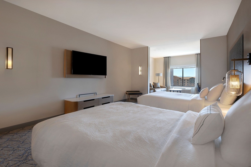 Suite, Multiple Beds - Photo 3
