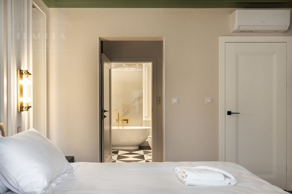 Luxury Apartment, 3 Bedrooms, 2 Bathrooms, Park View (Sw. Tomasza 34 Street) photo 3