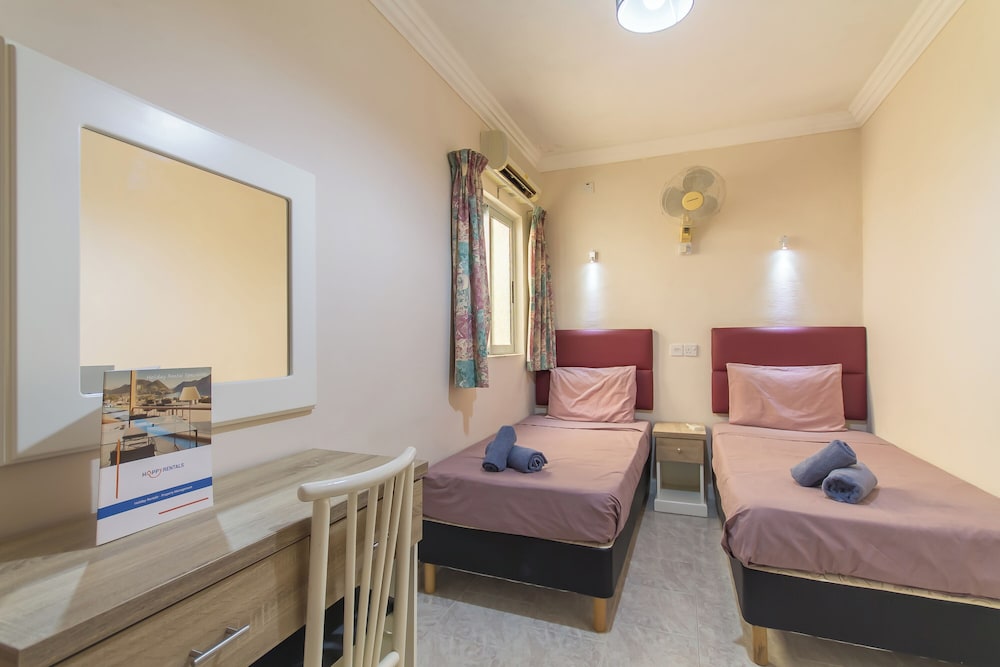 Family Apartment, Multiple Bedrooms (Sunny pool and terrace - Merill nb2)
