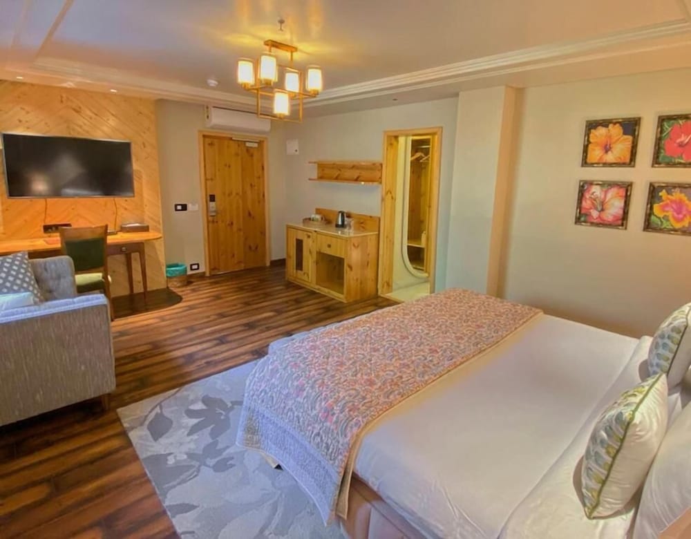 Honeymoon Double Room, Hot Tub, Mountain View photo 3
