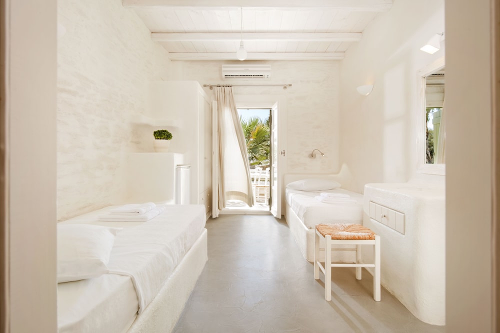 Traditional Twin Room - Photo 2