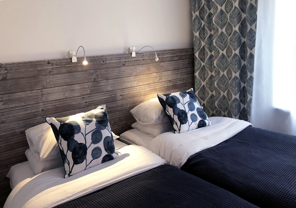 Senior Double Room, 2 Twin Beds