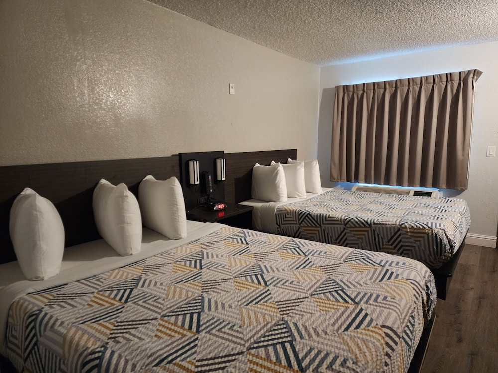 Standard Room, 2 Queen Beds, Non Smoking, Kitchenette - Photo 1