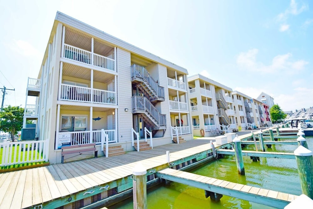 Condo, 2 Bedrooms