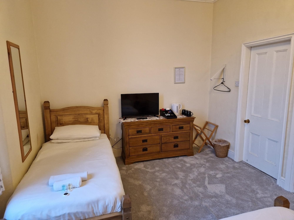 Economy Triple Room, 1 Bedroom photo 2