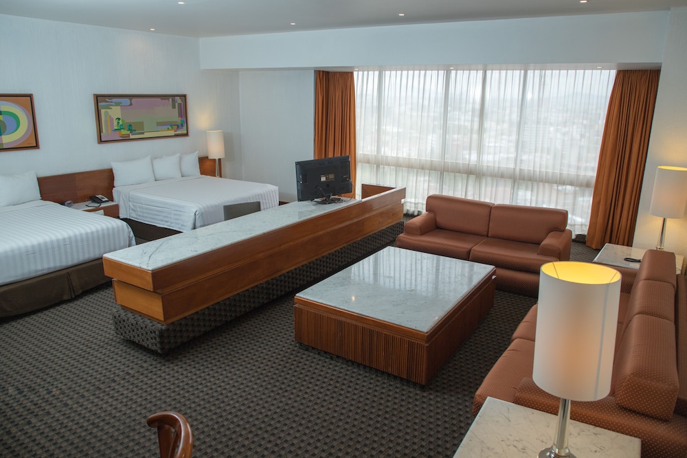 Panoramic Suite, 2 Queen Beds, City View, Tower - Photo 6