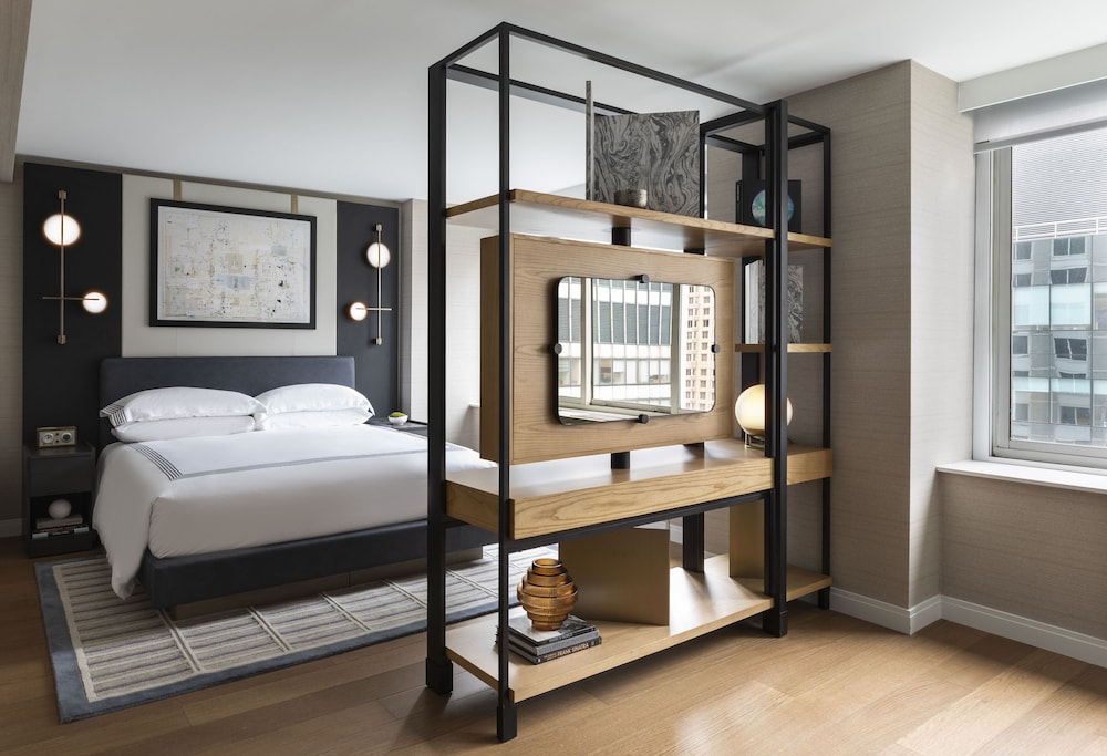 Studio Suite, 1 King Bed (High Floor, Lounge)