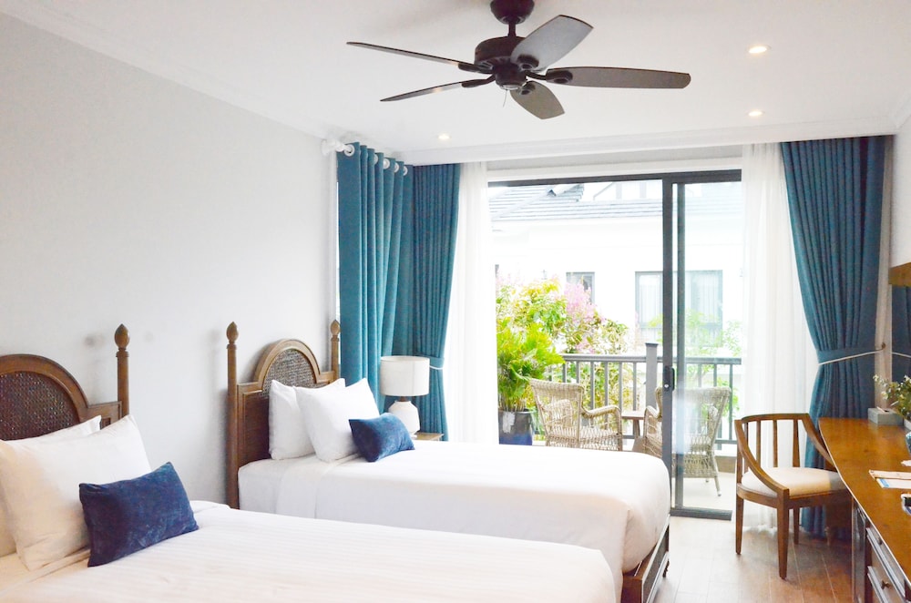 Deluxe King - Garden View ( Room In Villa ) thumbnail 5