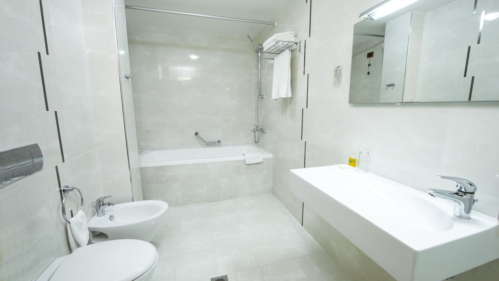Deluxe Suite photo 3