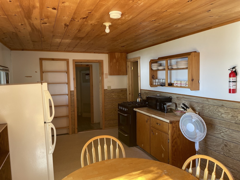 Standard Cabin, 3 Bedrooms, Lake View photo 3