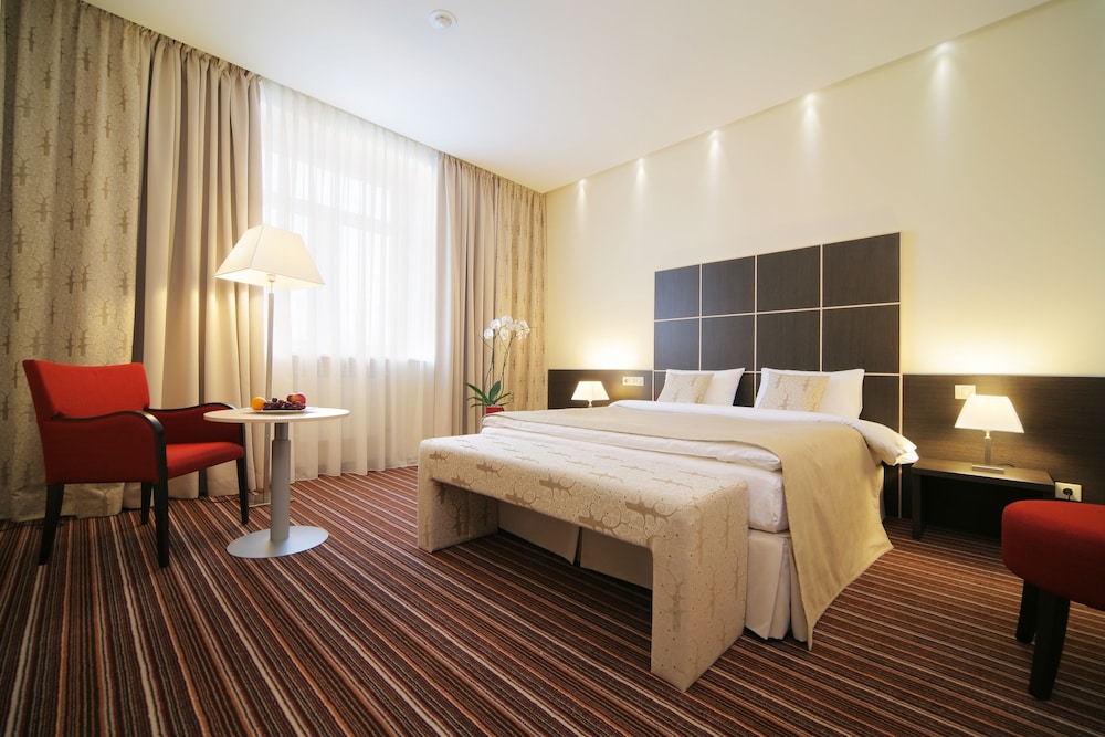 Suite, 1 Bedroom photo 1