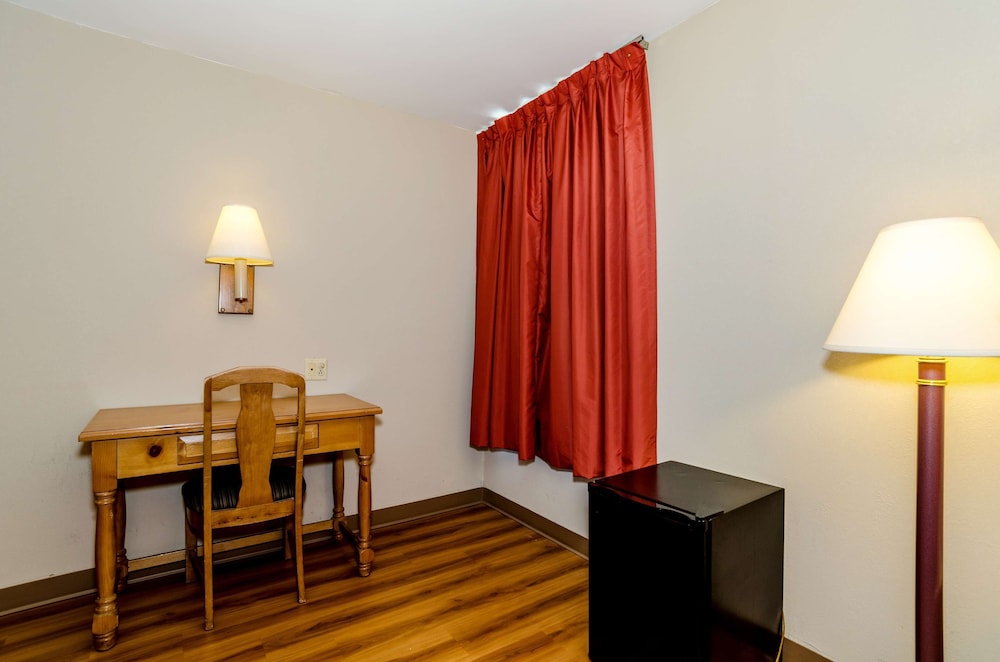Standard Room, 2 Double Beds, Smoking photo 3