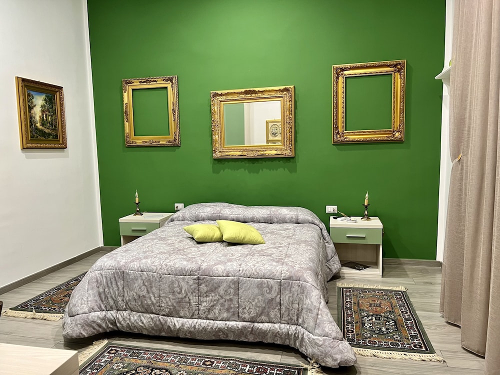 Royal Double Room Single Use, Ensuite, Mountainside
