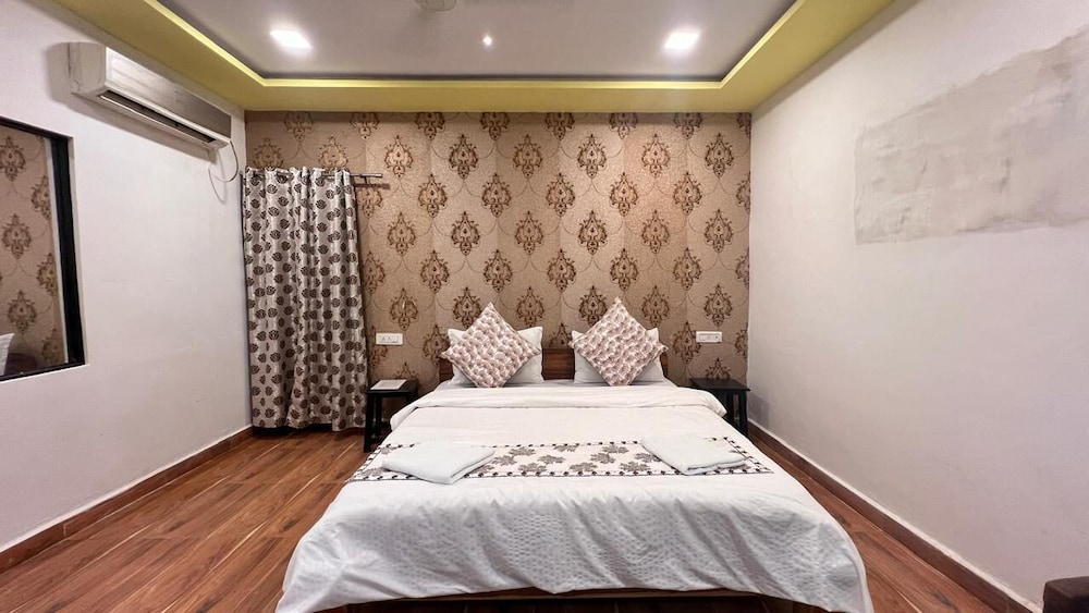 Superior Triple Room, Garden View