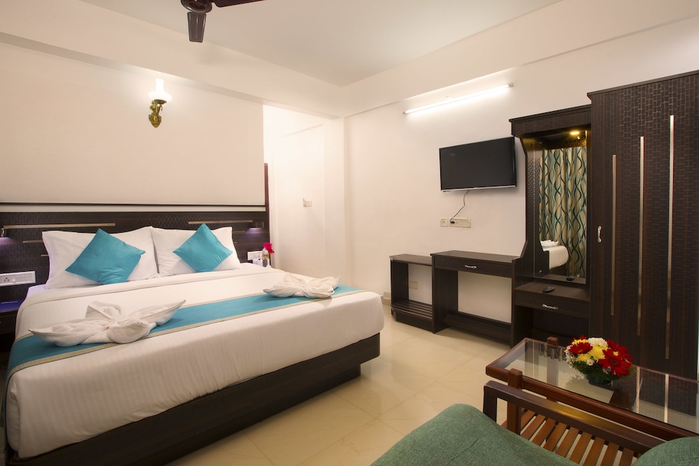 Premium Double Room, 1 King Bed photo 2