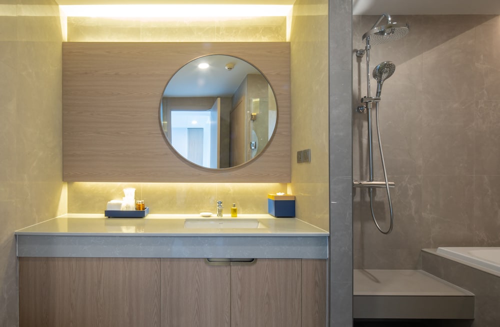 One Bedroom Suite - Photo 11