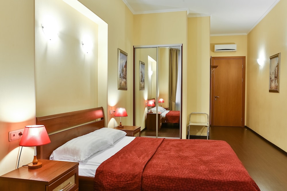 Standard Double or Twin Room photo 2