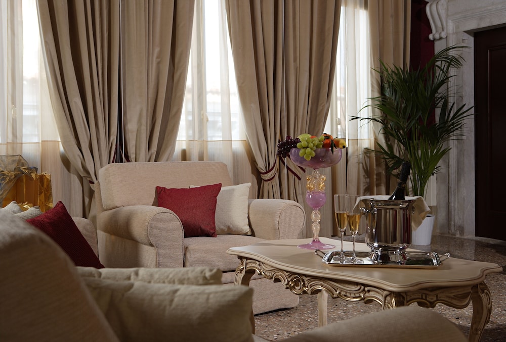 Suite, Canal View (Paradiso) photo 3