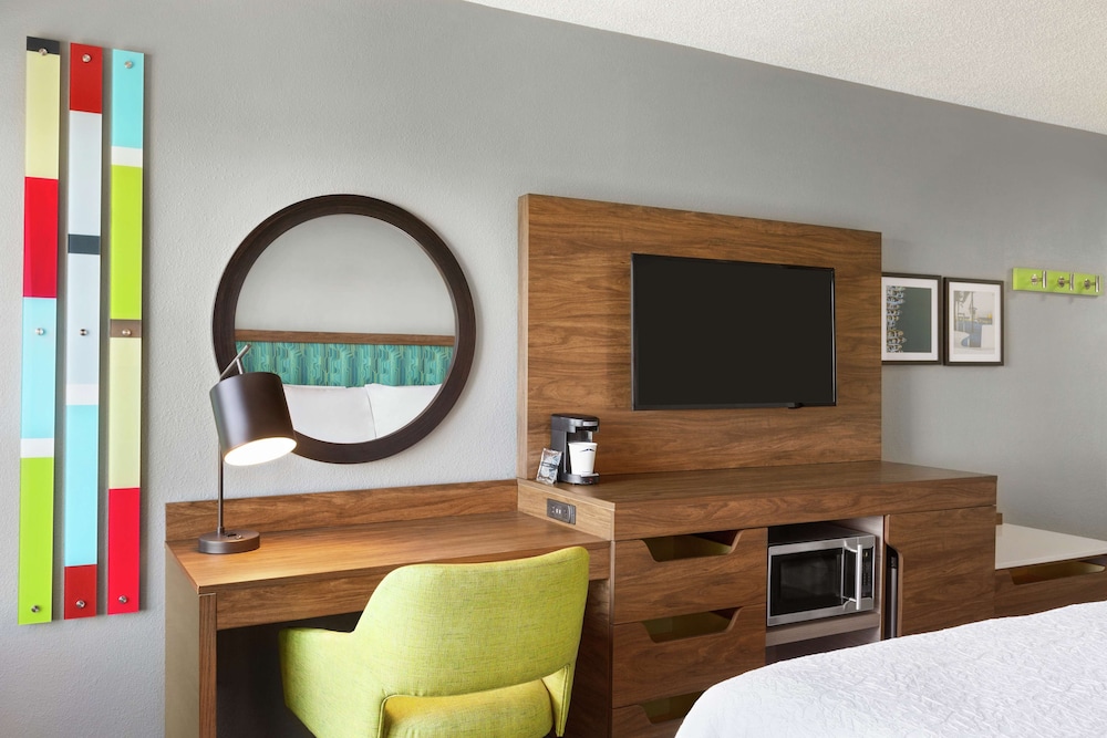 Room, 1 King Bed, Accessible - Photo 1