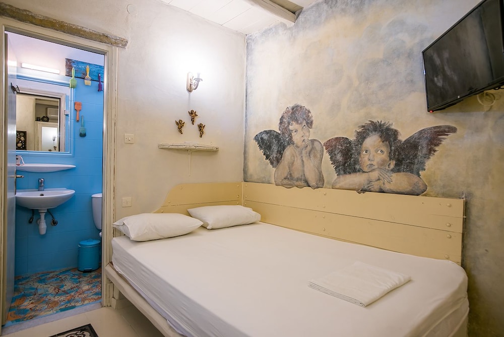 Double Room - Photo 25