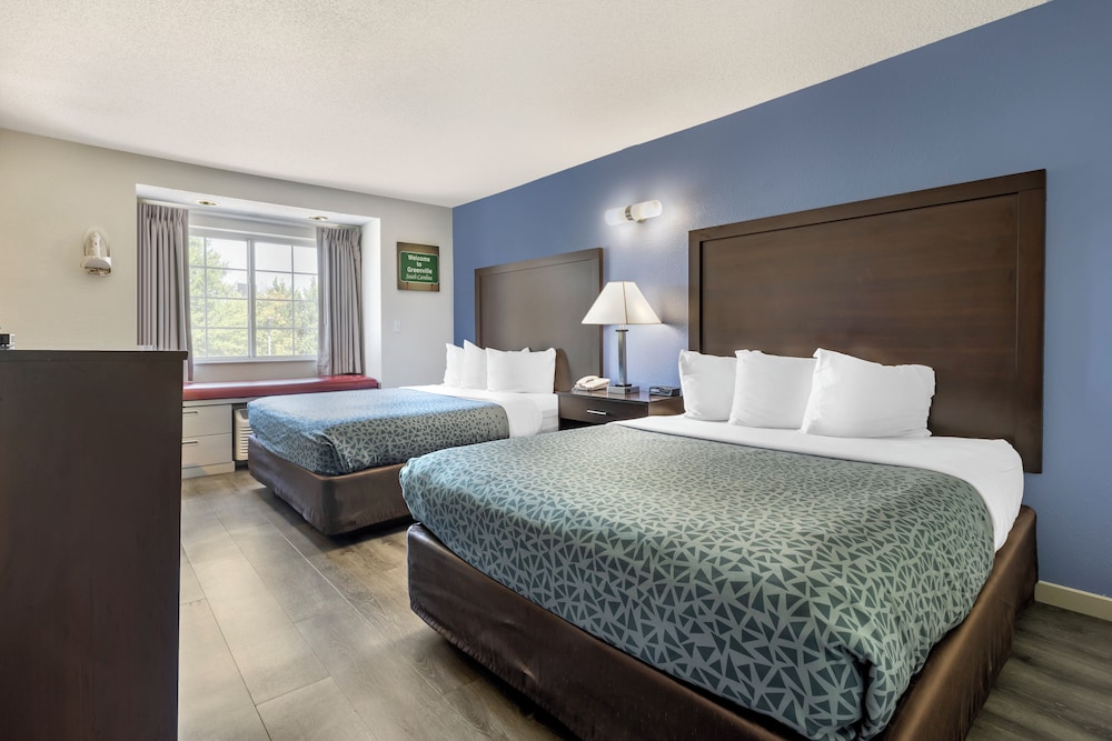 Standard Room, 2 Queen Beds, Non Smoking - Photo 2