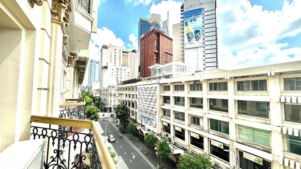 Century Deluxe City View Twin