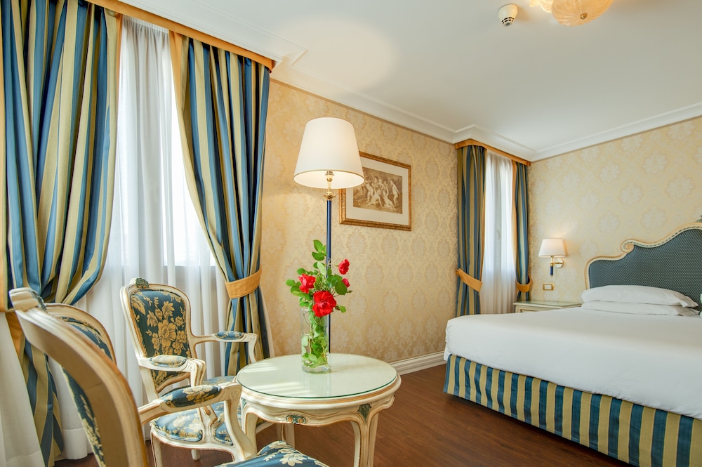 Deluxe Double Room, Canal View photo 3
