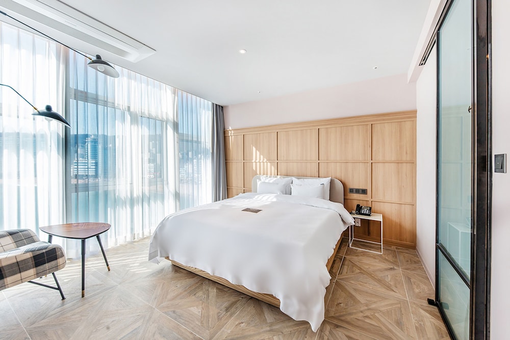 Golden Suite Room --Breakfast Included,Unlimted Starbucks Coffee Bean,OTT Available,15PM CI/13PM CO - Photo 12