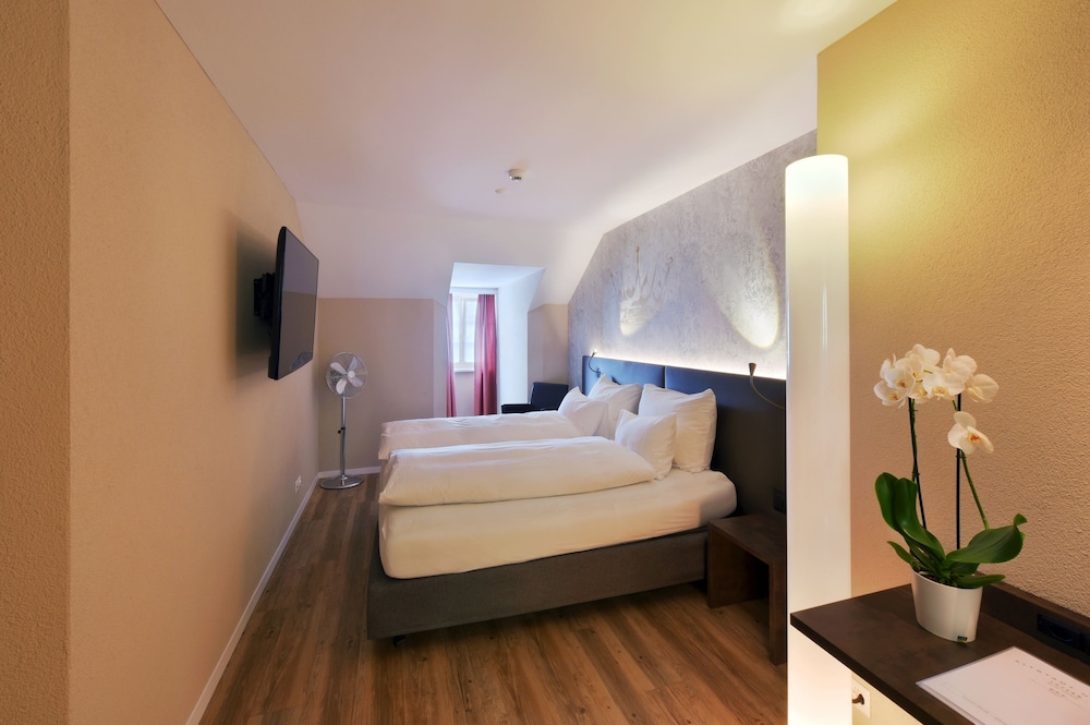 Standard Twin Room - Photo 6
