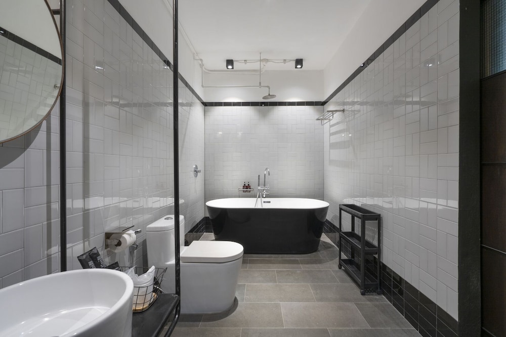 Five-Bedroom Pool Villa - Photo 14