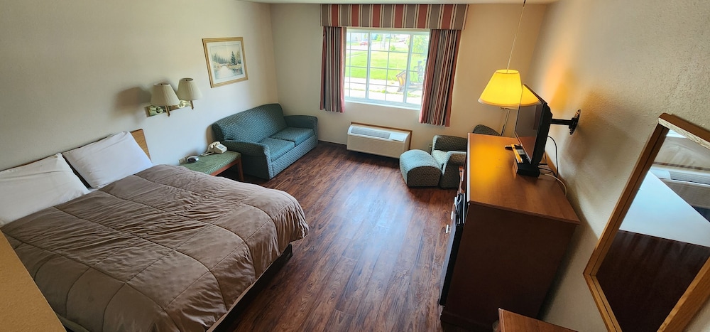 Room, 1 Queen Bed With Sofa Bed photo 2