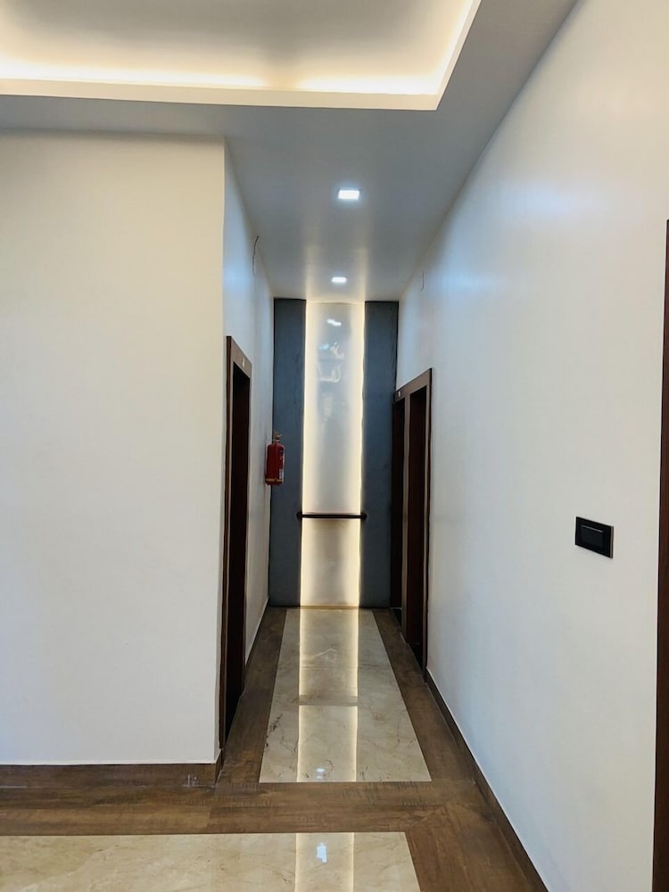 Deluxe Double or Twin Room, City View photo 2
