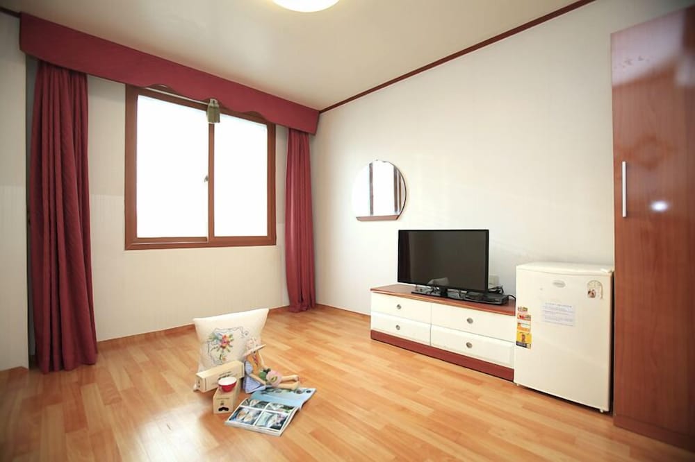 Room (Korean Ondol - 6 PY) photo 1