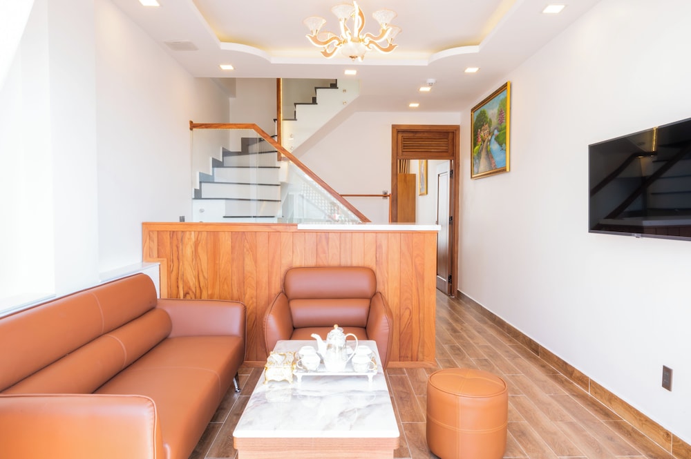 Family House photo 1