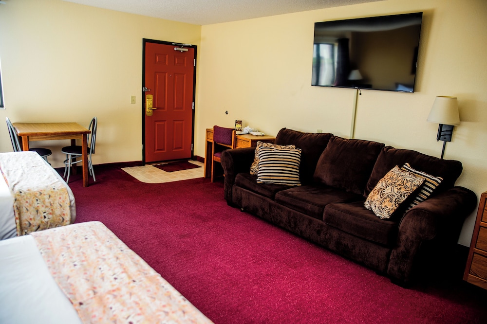 Standard Room, Multiple Beds, Non Smoking photo 2