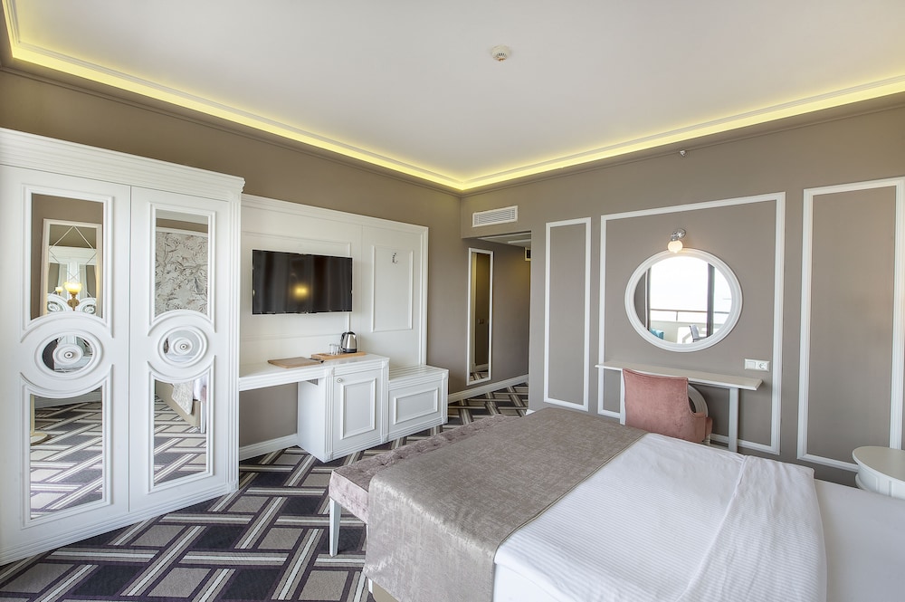 Standard Double Room, Garden View