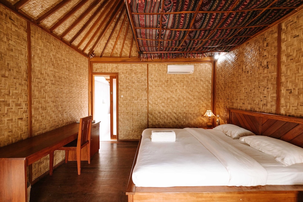 Traditional Bungalow photo 2