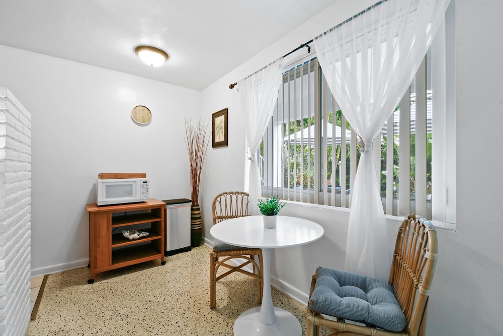 Apartment B photo 3